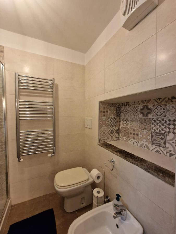 Regina Milano In Porta Romana 2 - Sky Tv, Wifi E Breakfast Box Apartment Exterior photo